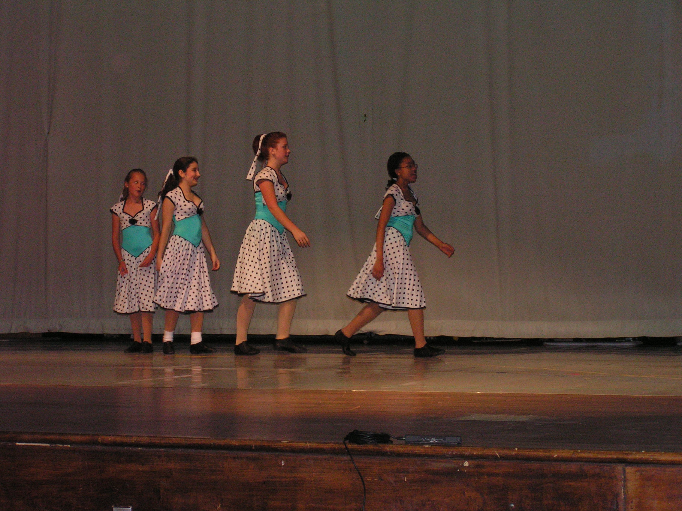 ./2006/Dance Recital/Danceurs Dress Reh 20 0002.JPG